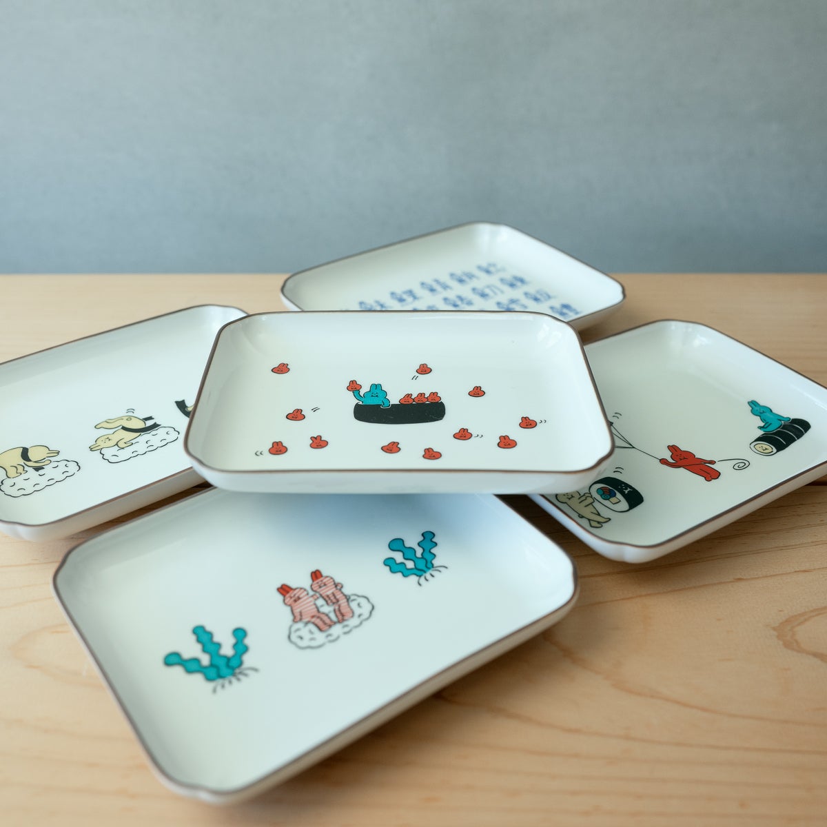 長角皿 すしぶーちゃん KUTANI SEAL | AIUEO