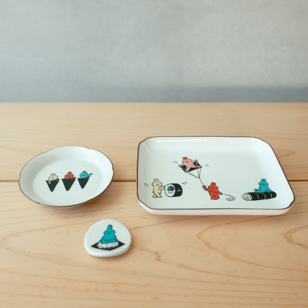 長角皿 すしぶーちゃん KUTANI SEAL | AIUEO